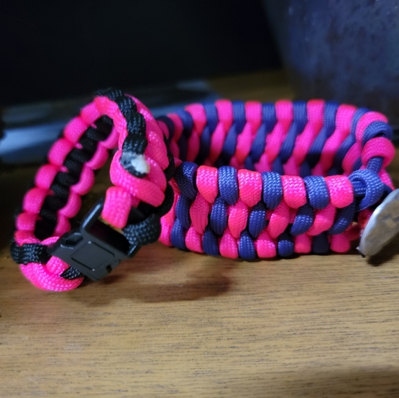 Handmade Paracord 550 Bracelets in Corbra and Trilobite Weave - Picture 6 of 10